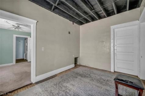 4439 State Road Cleveland OH 44109