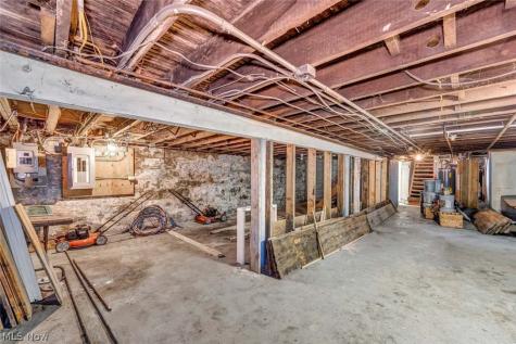 4439 State Road Cleveland OH 44109