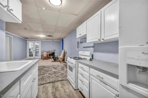 4439 State Road Cleveland OH 44109