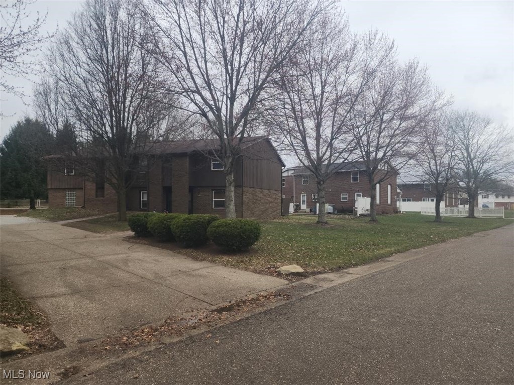 744-774 Kingwood Drive NE Bolivar OH 44612