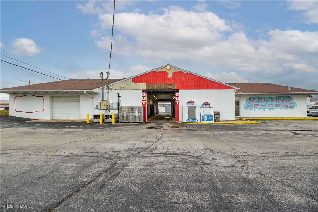 2048 E Sand Road Port Clinton OH 43452