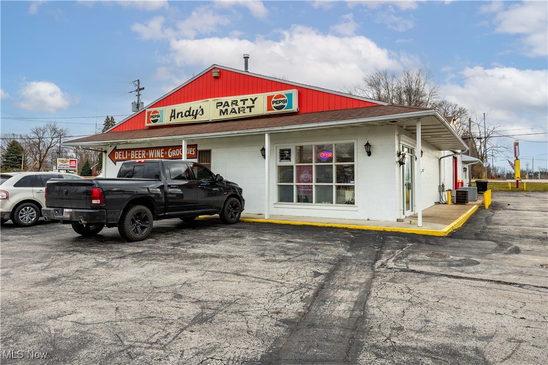 2048 E Sand Road Port Clinton OH 43452