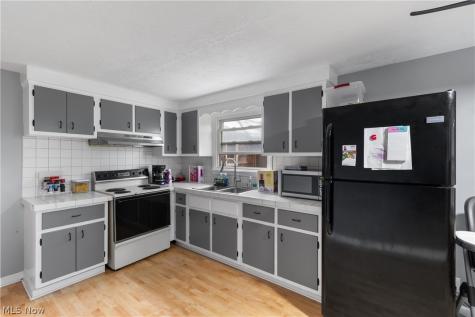 2017 Fulton Road NW Canton OH 44709