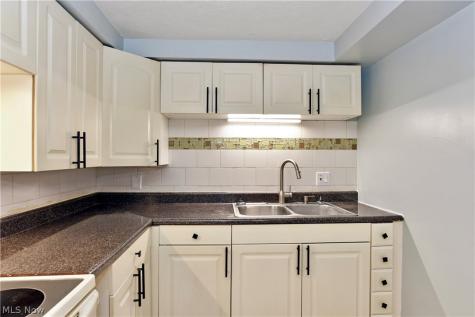2017 Fulton Road NW Canton OH 44709