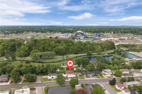 2017 Fulton Road NW Canton OH 44709