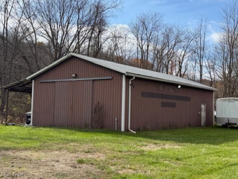 9383 State Route 800 NE Mineral City OH 44656