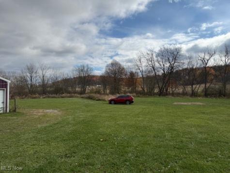 9383 State Route 800 NE Mineral City OH 44656