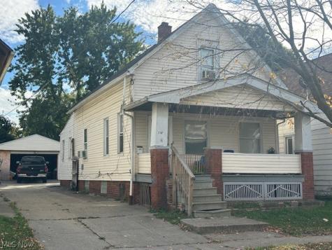 15915 Cloverside Avenue Cleveland OH 44128