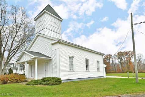 305 Ridge Road Cortland OH 44410