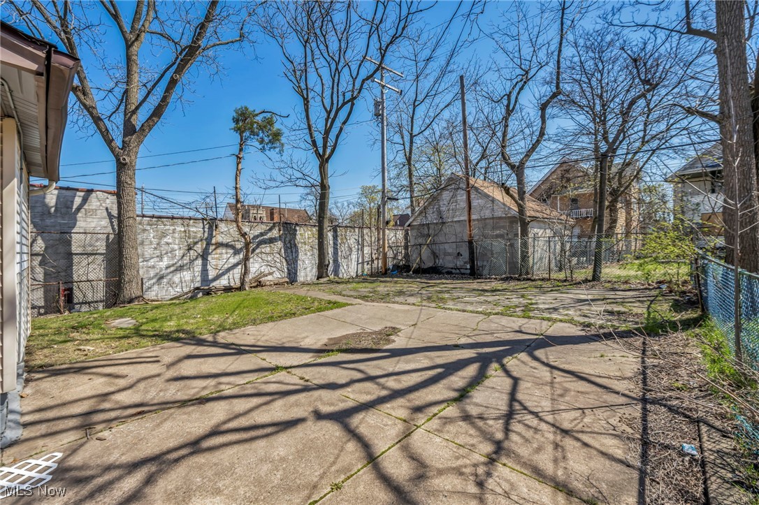 16705 Hillsboro Road Cleveland OH 44112