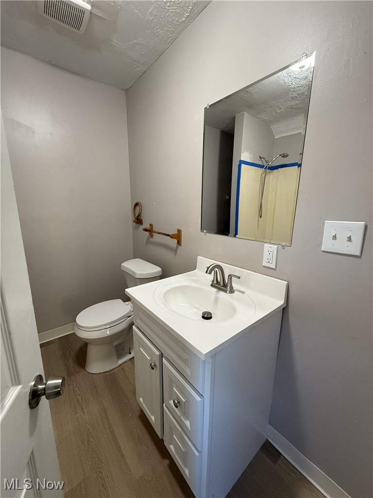 16705 Hillsboro Road Cleveland OH 44112