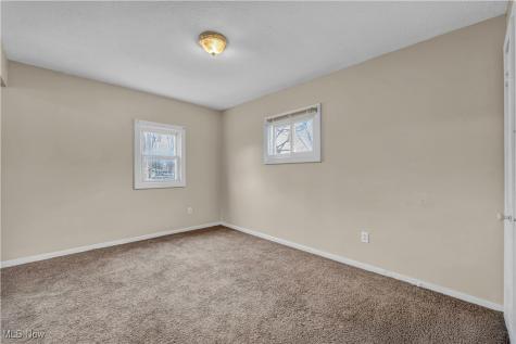 16705 Hillsboro Road Cleveland OH 44112