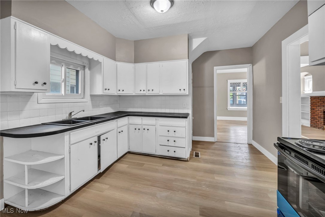 16705 Hillsboro Road Cleveland OH 44112