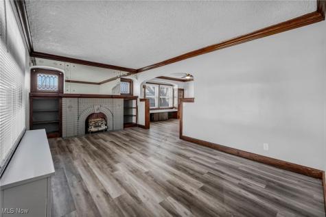 16705 Hillsboro Road Cleveland OH 44112