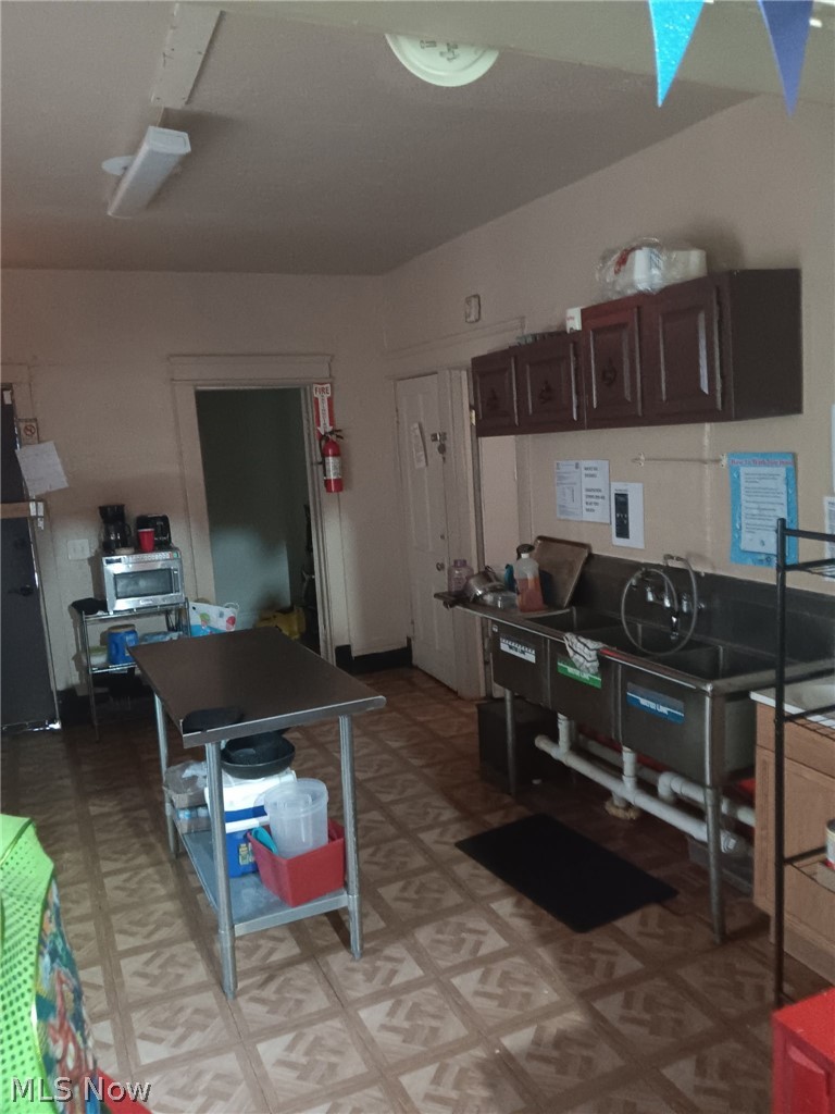 3568 Fulton Road Cleveland OH 44109