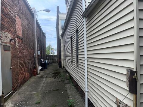 3568 Fulton Road Cleveland OH 44109