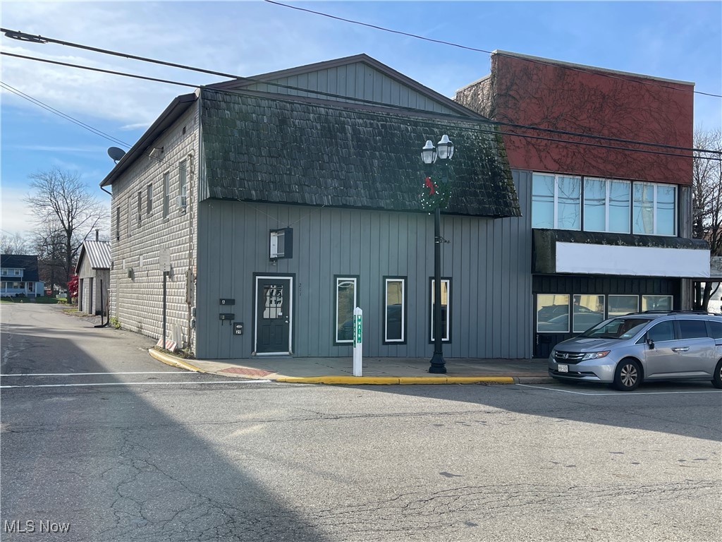 211 W Main Street W Cortland OH 44410