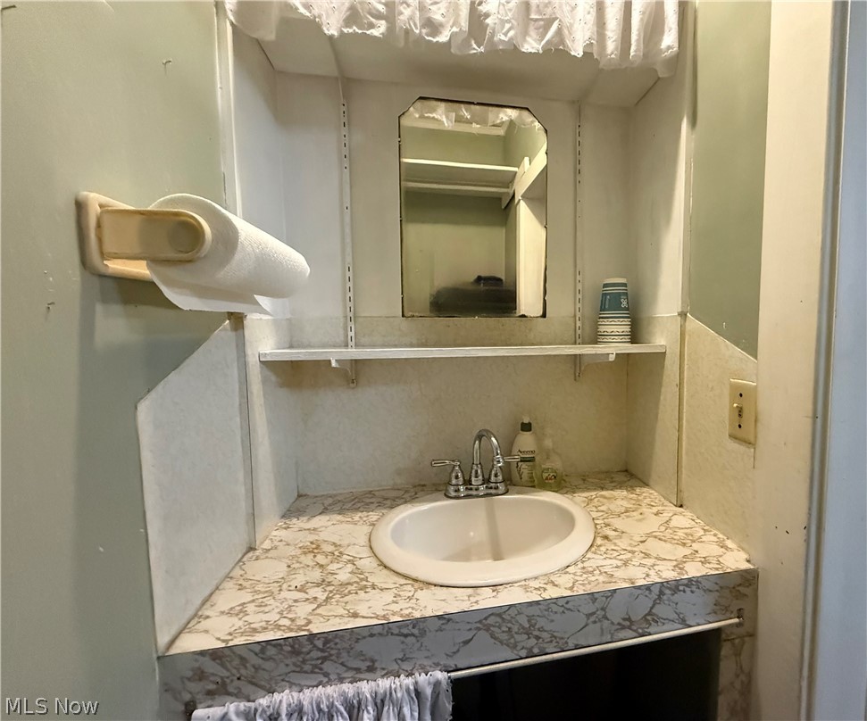 316 Lincoln Way E Massillon OH 44646