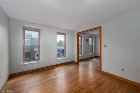 212 N Market Street Minerva OH 44657