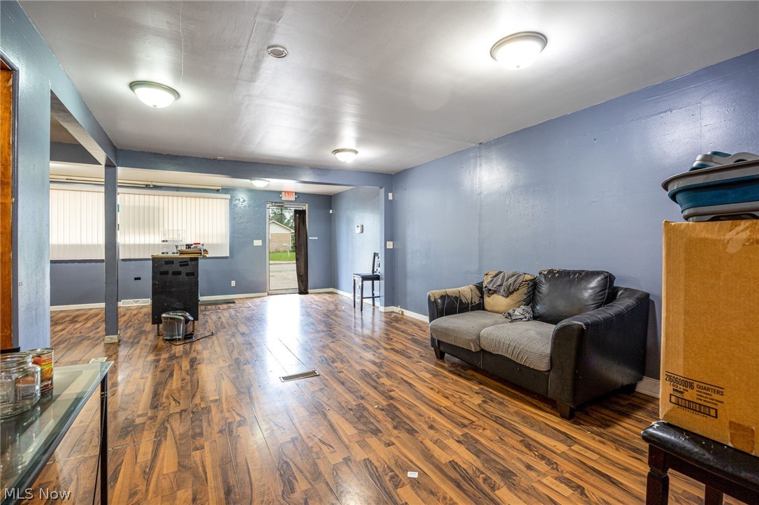 1446 - 1448 Parkman Road NW Warren OH 44485