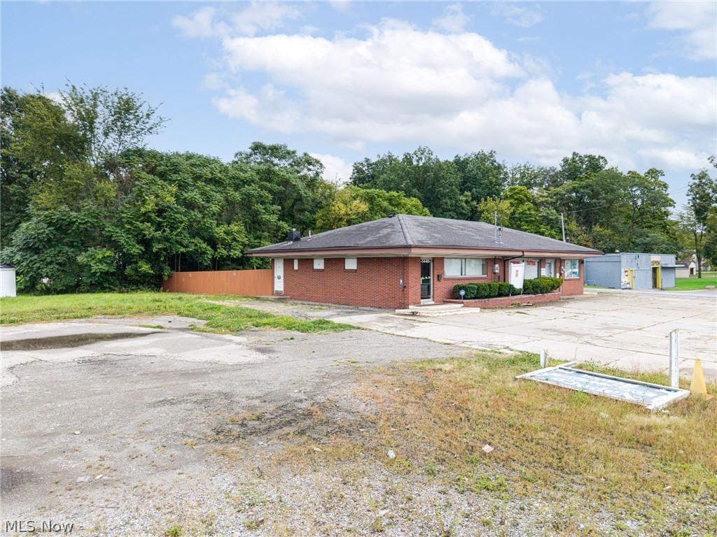 1446 - 1448 Parkman Road NW Warren OH 44485