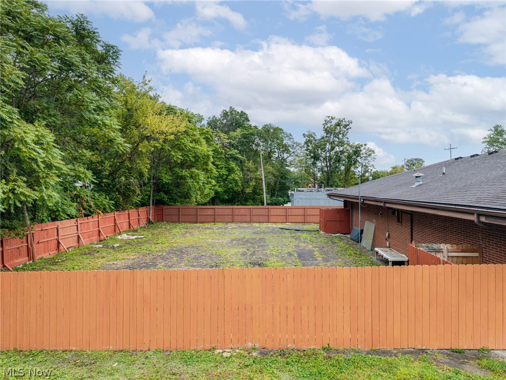 1446 - 1448 Parkman Road NW Warren OH 44485