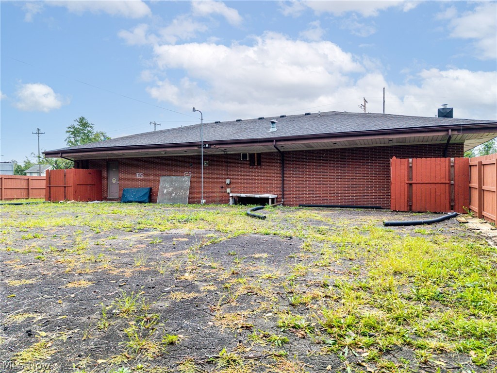 1446 - 1448 Parkman Road NW Warren OH 44485