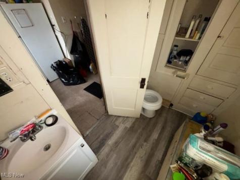 6802 Harvard Avenue Cleveland OH 44105