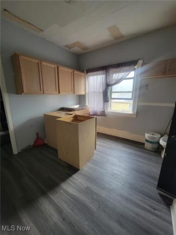 6802 Harvard Avenue Cleveland OH 44105