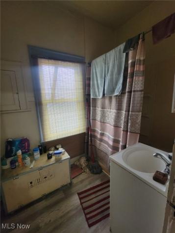 6802 Harvard Avenue Cleveland OH 44105