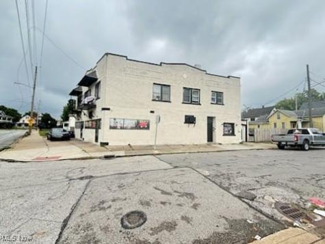 6802 Harvard Avenue Cleveland OH 44105