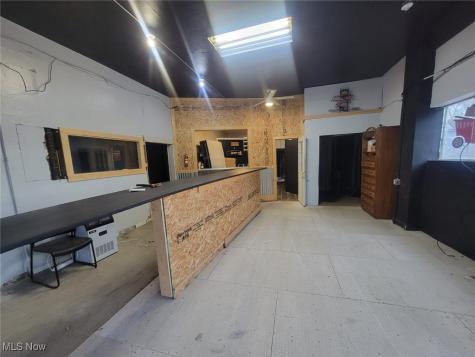 6802 Harvard Avenue Cleveland OH 44105