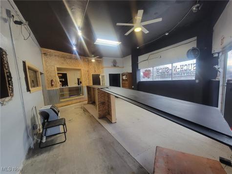 6802 Harvard Avenue Cleveland OH 44105