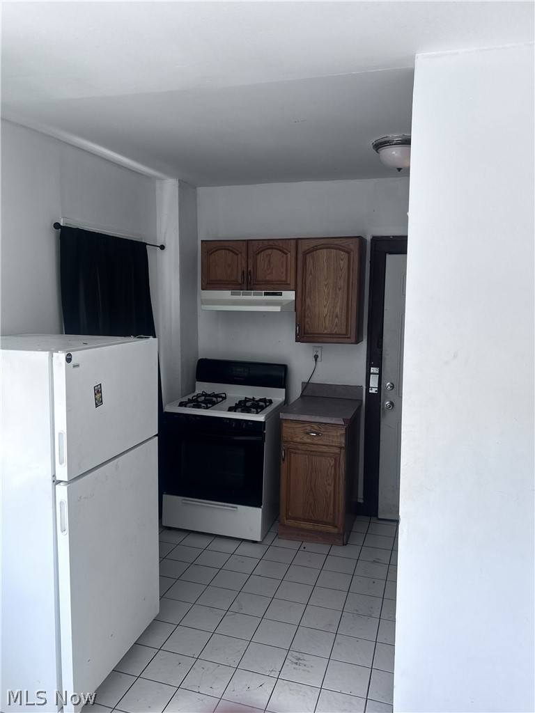 7221 Lorain Avenue Cleveland OH 44102