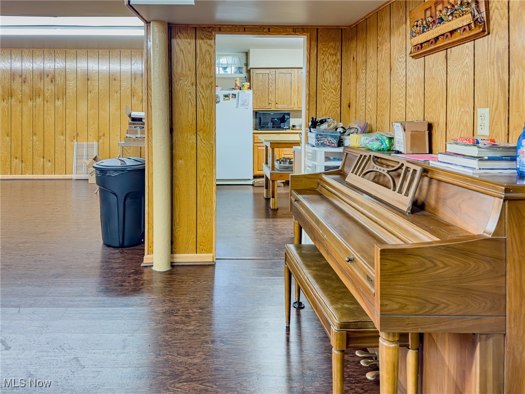 46361 Walnut Street Rogers OH 44455