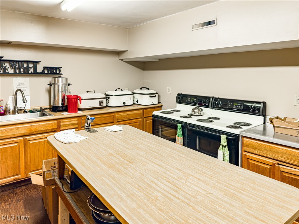 46361 Walnut Street Rogers OH 44455