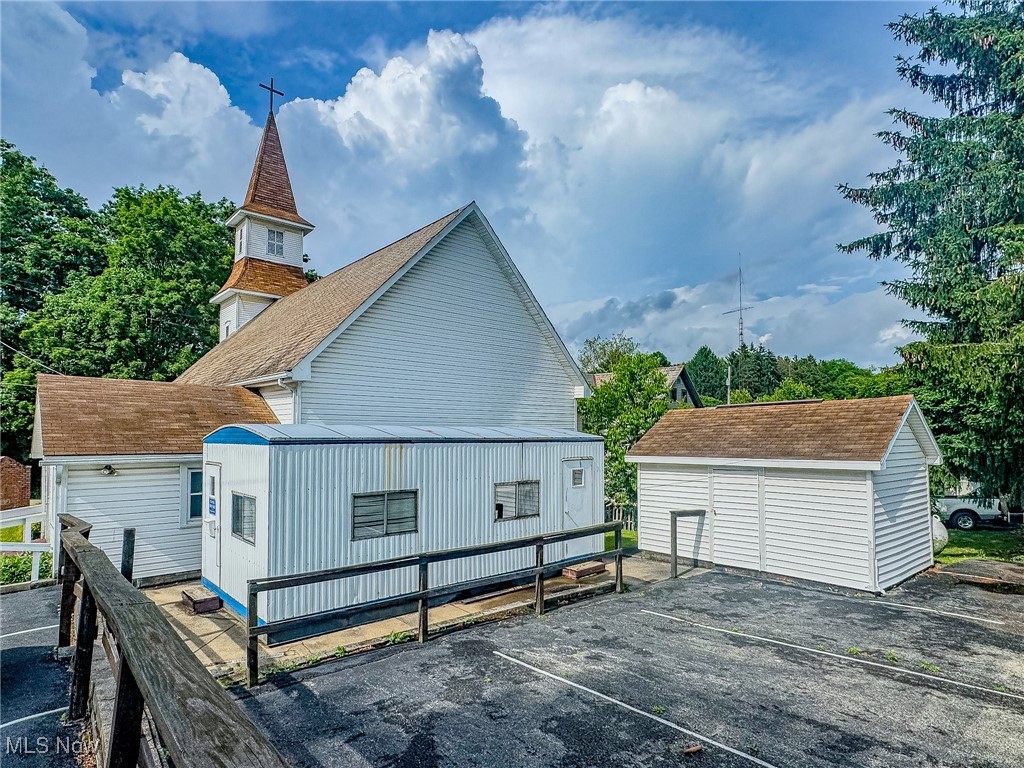 46361 Walnut Street Rogers OH 44455