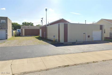 158 Woodbury Street Elyria OH 44035