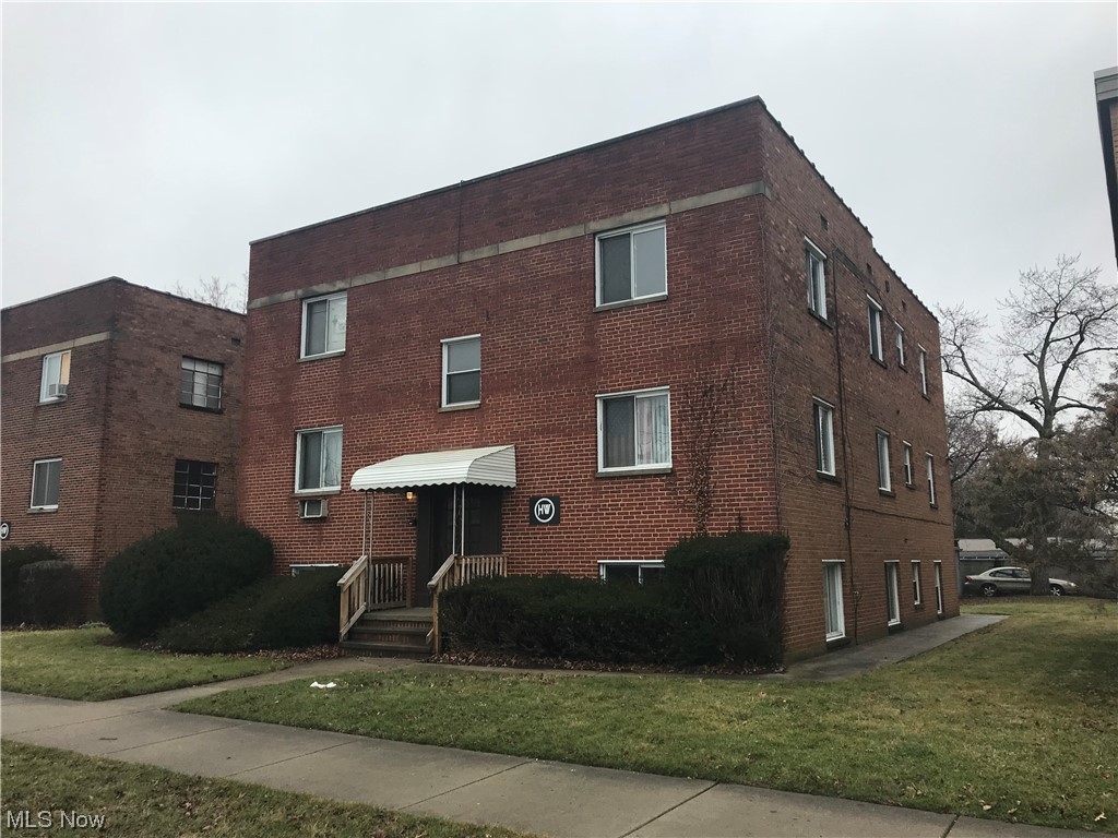 4160-4166 Ridge Road Brooklyn OH 44144