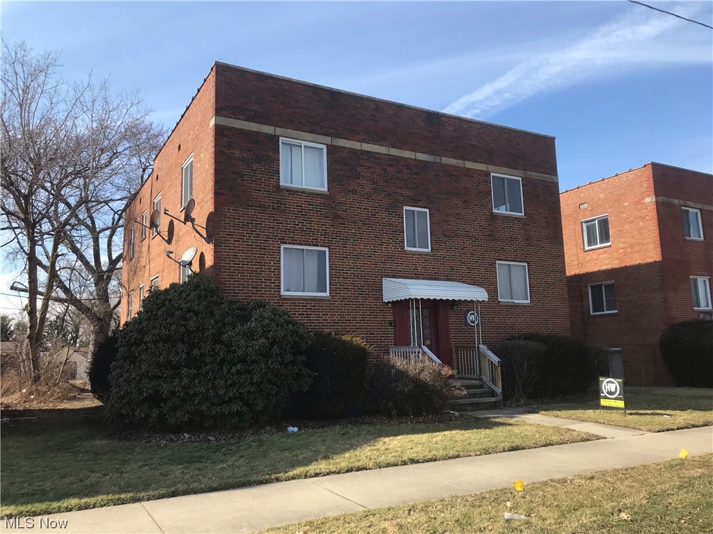 4160-4166 Ridge Road Brooklyn OH 44144