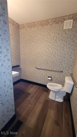 107 Center Street Chardon OH 44024