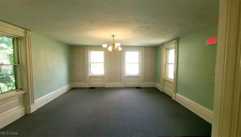 107 Center Street Chardon OH 44024