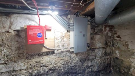 107 Center Street Chardon OH 44024