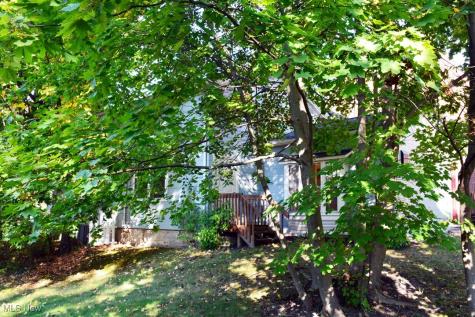 107 Center Street Chardon OH 44024