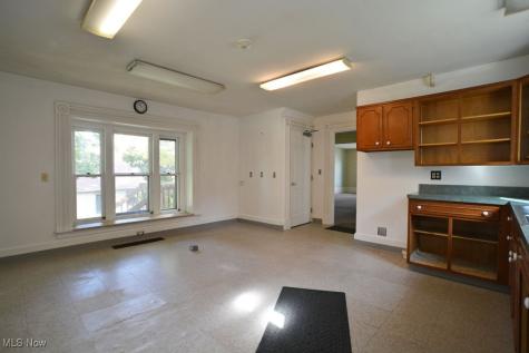 107 Center Street Chardon OH 44024
