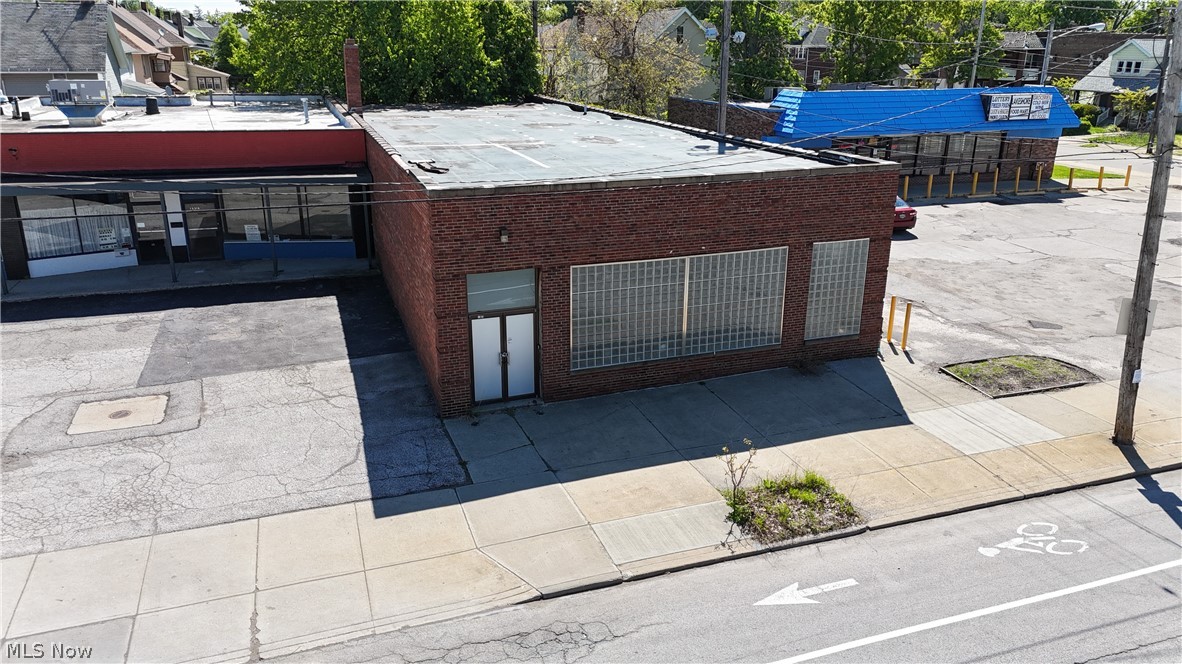 15212 Lake Shore Boulevard Cleveland OH 44110