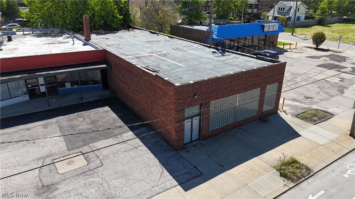 15212 Lake Shore Boulevard Cleveland OH 44110