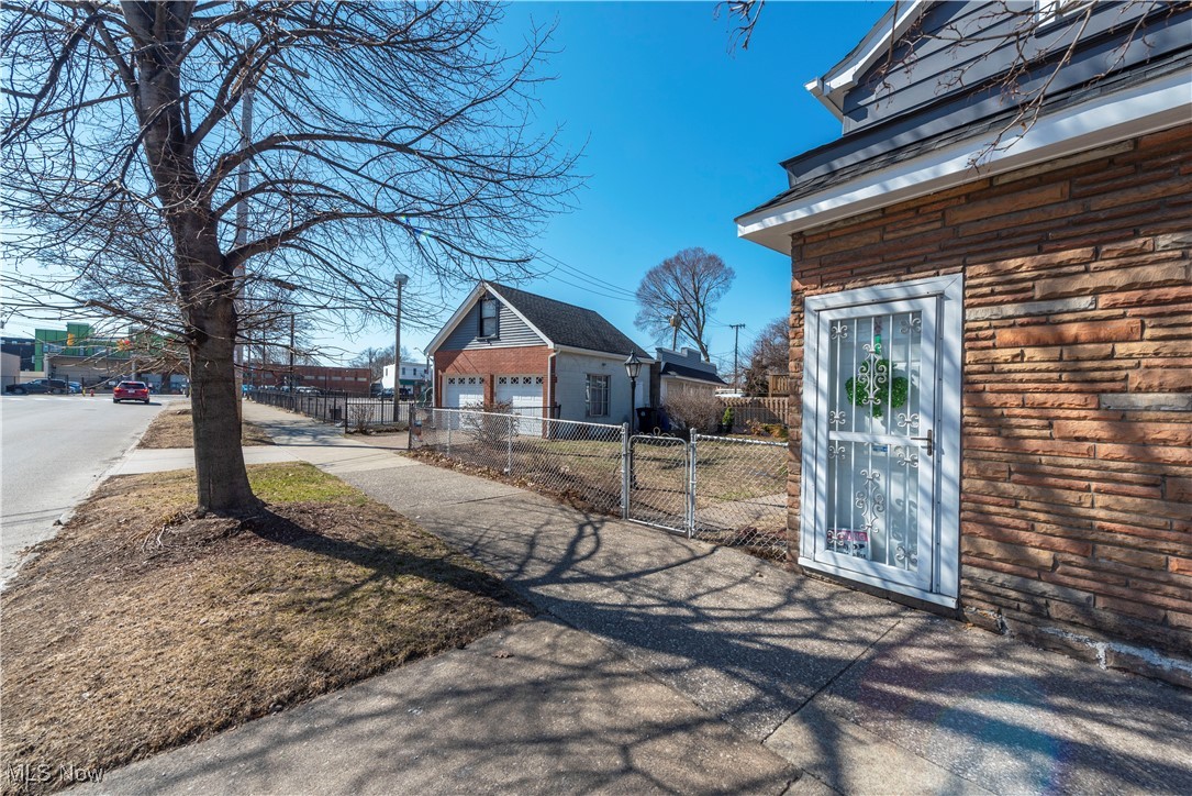 1370 W 49th Street Cleveland OH 44102