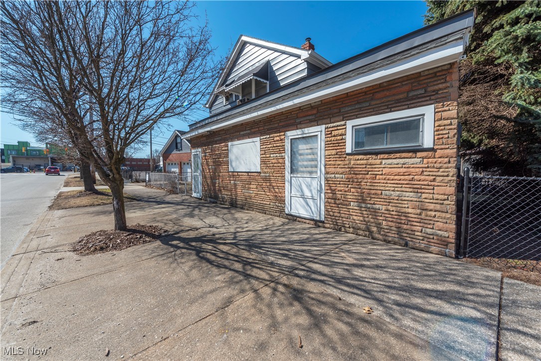 1370 W 49th Street Cleveland OH 44102