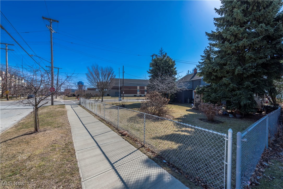 1370 W 49th Street Cleveland OH 44102